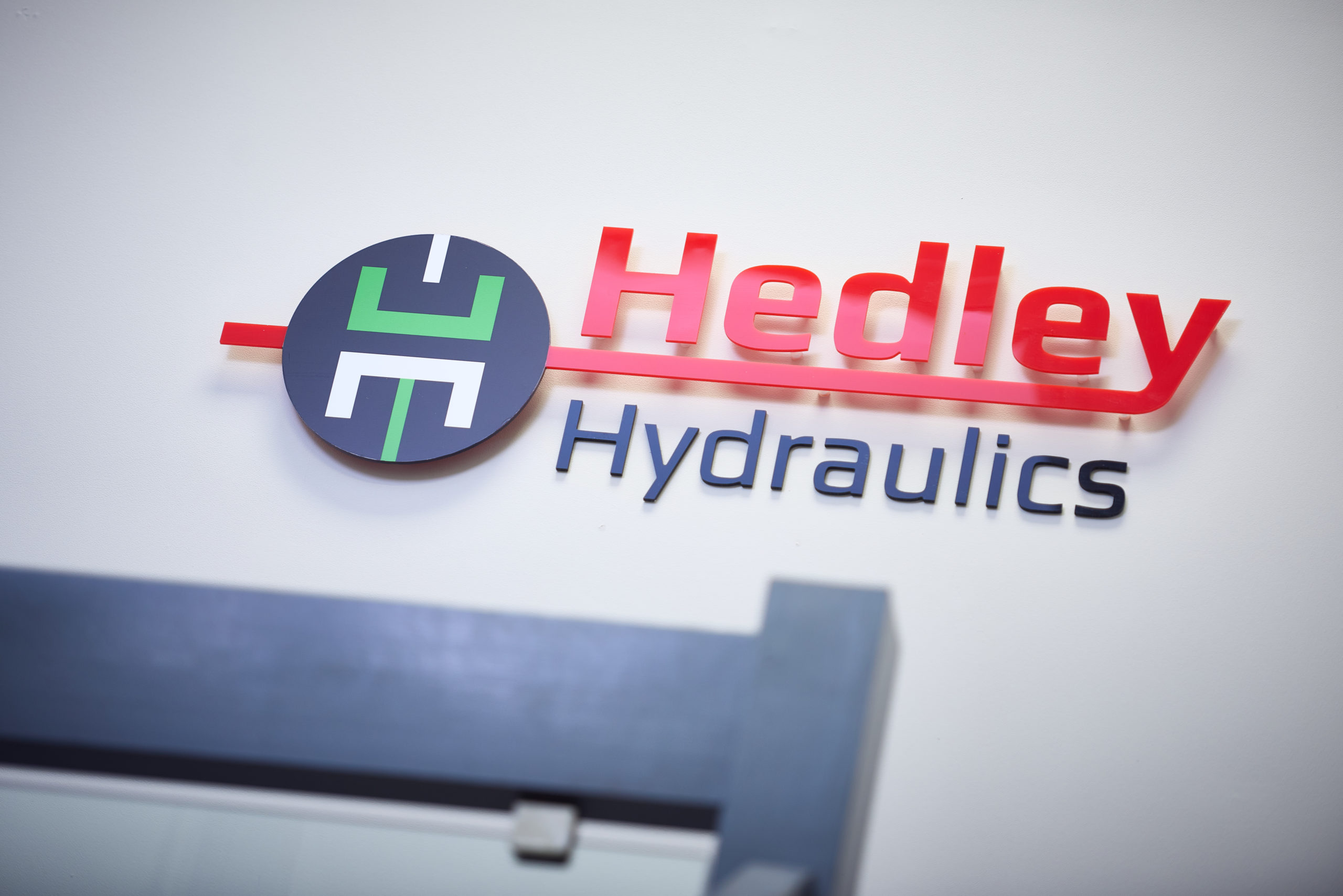 Hydraulic hydraulics logo display